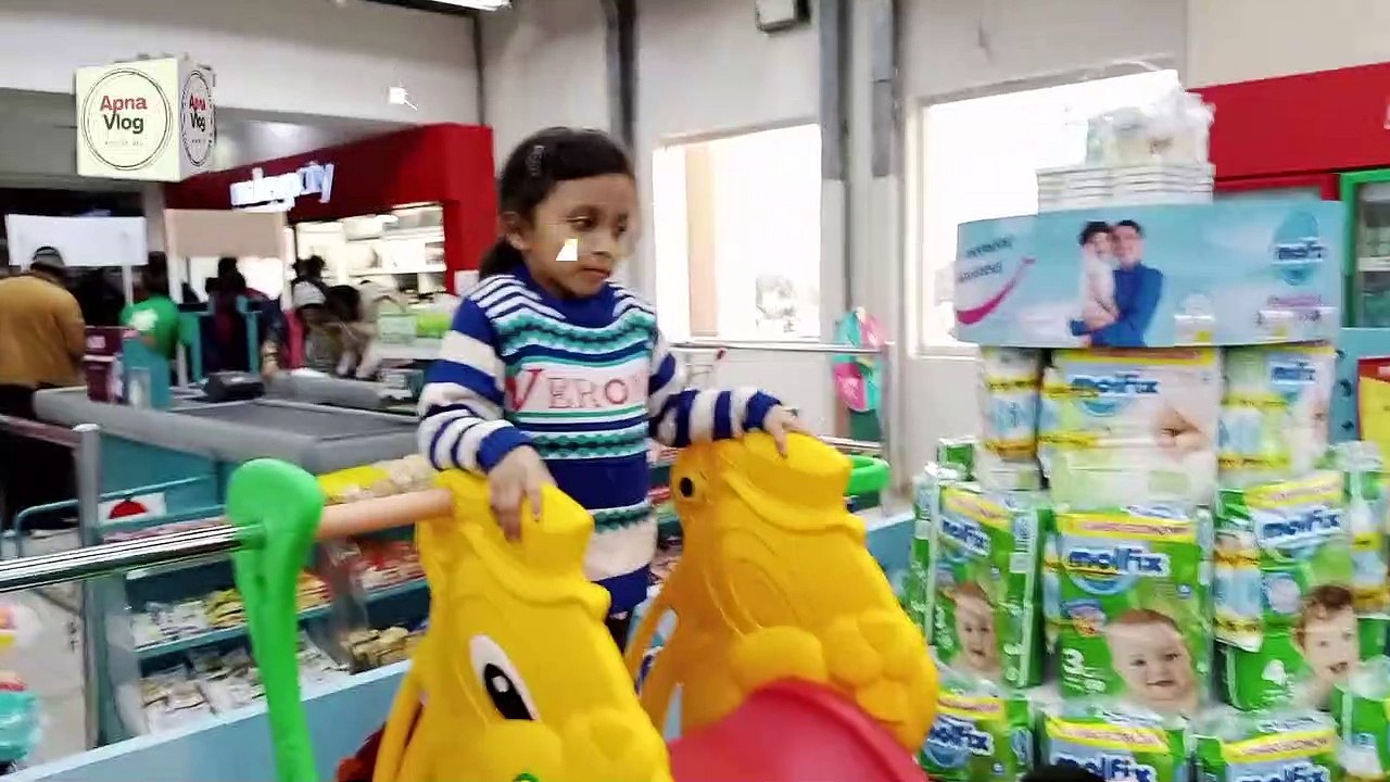 CHILDREN'S VISIT TO CARREFOUR
