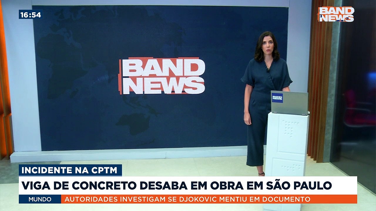 Uma viga de concreto desabou em uma obra do Monotrilho da CPTM, na região do Morumbi, zona sul de São Paulo. Não há feridos.Saiba mais em: youtube.com.br/bandjornalismo