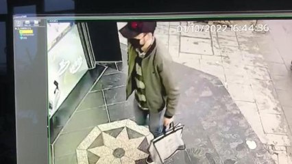 SULTANGAZİ'DE KUYUMCUDAN İÇİNDE 500 BİN LİRALIK ALTIN OLAN ÇANTAYI ÇALDI