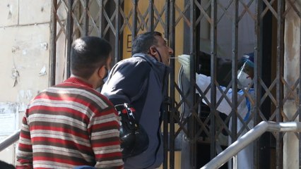 Nueva Delhi cierra restaurantes y oficinas ante la tercera ola de la covid-19