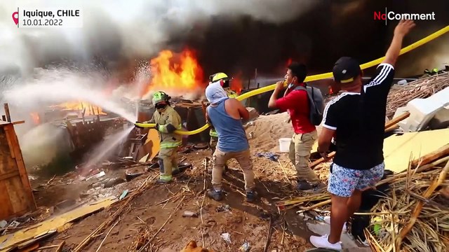 Feuer und Rauchschwaden halten Feuerwehr in Nordchile auf Trab