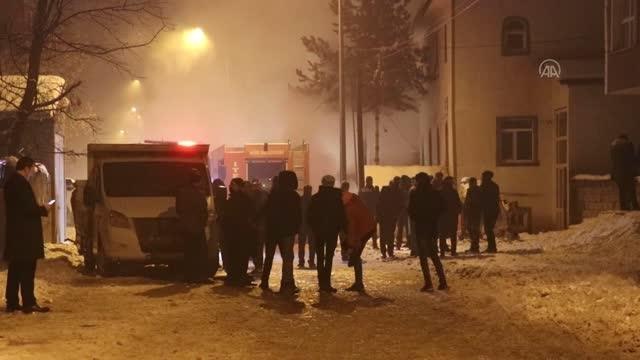 Son dakika haberi! Caminin kazan dairesinde çıkan yangın 3 saatte söndürüldü