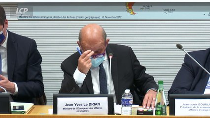 Crise en Ukraine : Le Drian n'exclut pas de nouvelles sanctions contre la Russie