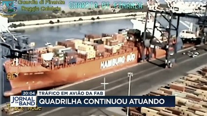 De acordo com o relatório obtido pelo Jornal da Band, o colaborador disse que mesmo após a prisão do sargento da Aeronáutica, a organização criminosa continuou enviando toneladas de droga para fora do país, desta vez, a partir de portos do Sul.