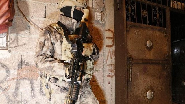 Şafak vakti IŞİD’e operasyon: Koçbaşıyla kapılar kırıldı