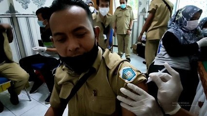 Ratusan Pegawai Pemkab Lamongan Disuntik Vaksin Booster COVID-19