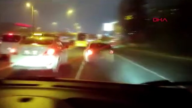 Cevizlibağ'da makas atan sürücüler kamerada