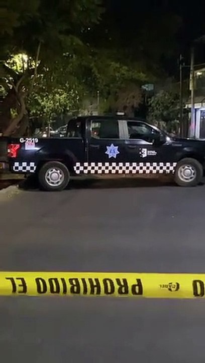 “Live“ Abandonan cuerpo de una persona con impactos de bala y diversas heridas de arma blanca en la colonia San José Río Verde