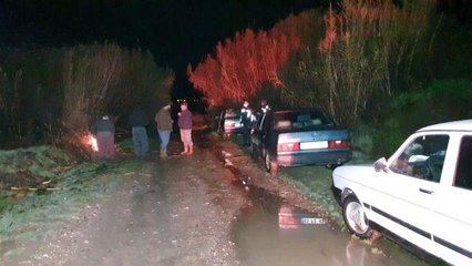 Son dakika haberleri! Bir anda yükselen suların ortasında kaldılar