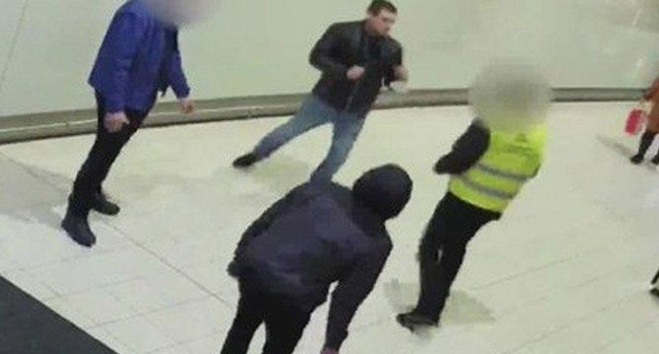 Maske uyarısı yapan güvenlik görevlisinin çenesini kırdı