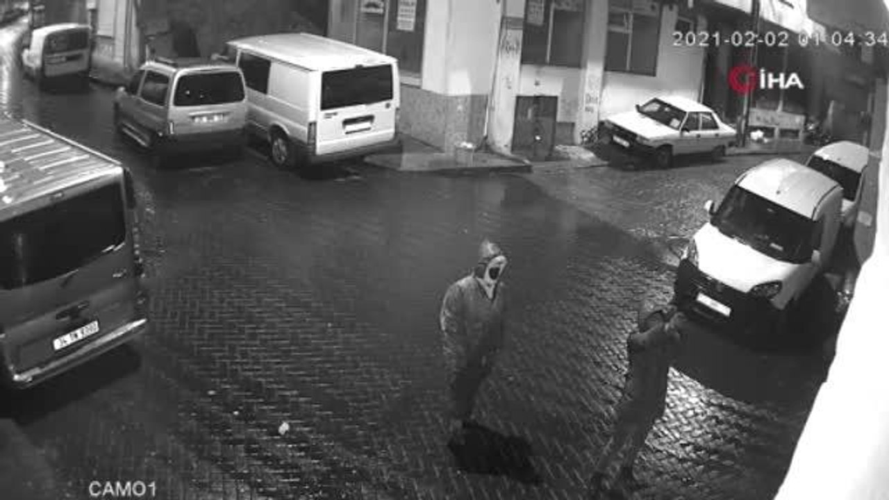 Son dakika: İş yerine bir garip silahlı saldırı: Silah tutukluk yapınca kaçtı geri gelip ateş açtı