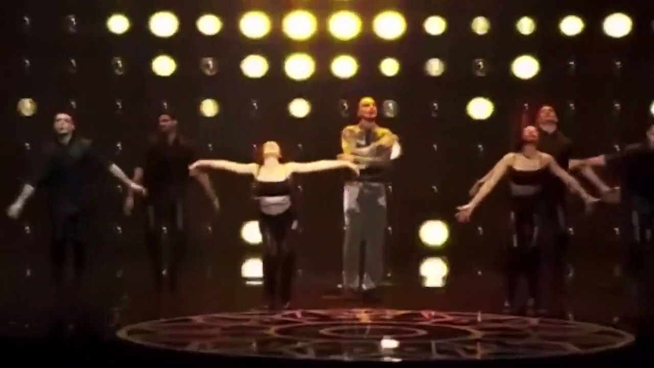 Edis, şarkısına ilkokul öğrencilerinin sesini e...