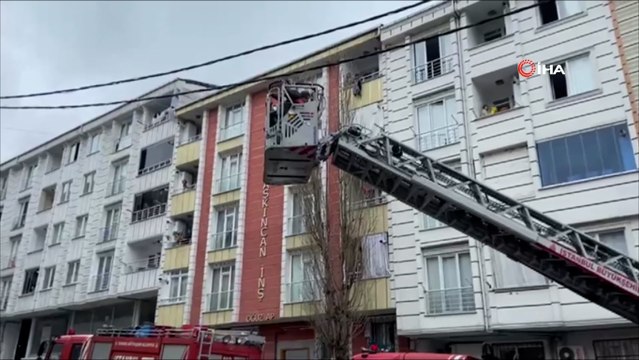 Yangında mahsur kalan 5 çocuk böyle kurtarıldı