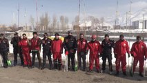 Arama kurtarma ekipleri dondurucu soğukta çığ eğitimi alıyor