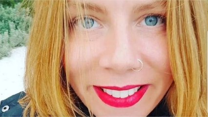 VOICI - Mort de Miranda Fryer à 34 ans : l'actrice de la série Les Voisins est décédée de manière « complètement inattendue " selon sa famille