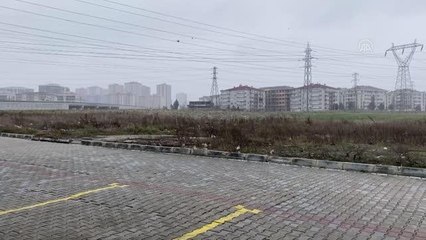 Çorlu'da kar yağışı etkili oluyor