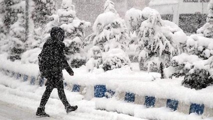 İstanbul'da başlayan kar yağışı sonrası Meteoroloji'den vatandaşlara "Acil olmadıkça evden çıkmayın" uyarısı