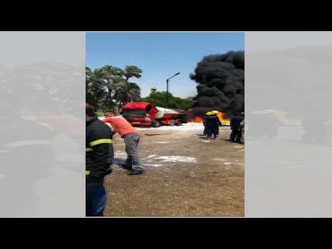 الدفع بثلاثة سيارات إطفاء للسيطرة على حريق أمام محطة وقود بأسيوط