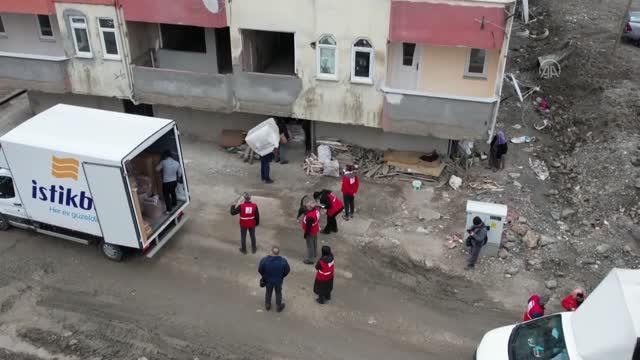 Son dakika haber! KASTAMONU - Türk Kızılay, Bozkurt'taki selzedelere mobilya ve beyaz eşya yardımını sürdürüyor
