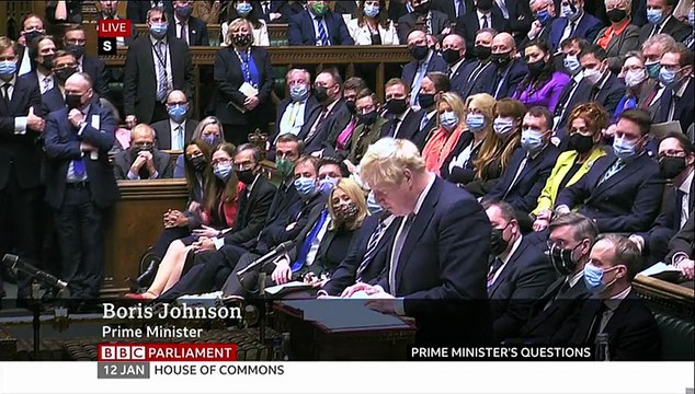 Royaume-Uni: Le Premier ministre Boris Johnson confirme avoir assisté à une fête à Downing Street pendant le confinement et présente ses excuses