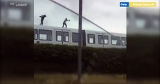 Uhyggelig video: To personer står oven på kørende metrotog | Trainsurfing | Metroselskabet | København | 2019 | TV2 LORRY @ TV2 Danmark