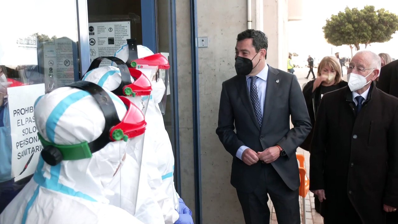 Moreno pone primera piedra del centro hospitalario de Roquetas (Almería): "Un anhelo histórico"