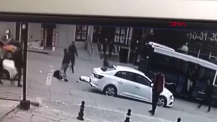 Liseli Helin, kapısı açık dolmuştan düşerek ağır yaralandı