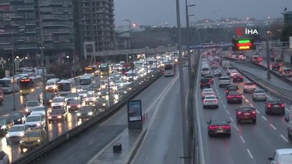 Son dakika haberleri! İstanbul'da trafik yoğunluğu, seviye yüzde 65'e yükseldi