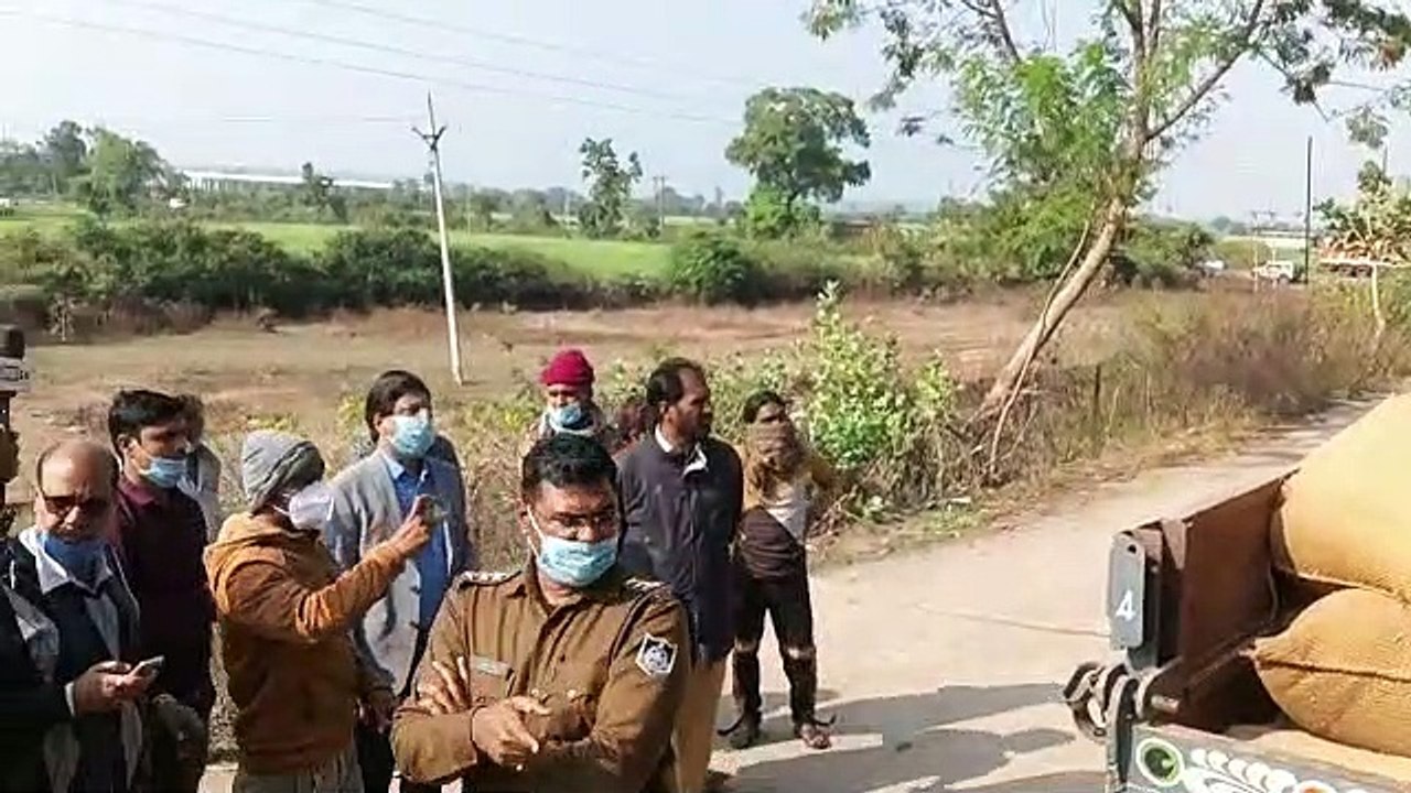 लाल धान नहीं खरीदी तो किसान ने ट्राली में छिपाया तौल कांटा