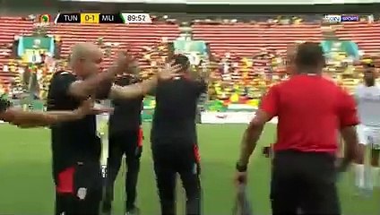 فضيحة تحكيمية تحدث في مباراة تونس ومالي