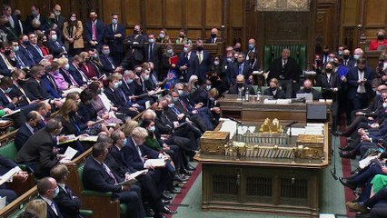 Boris Johnson desculpa-se perante o parlamento