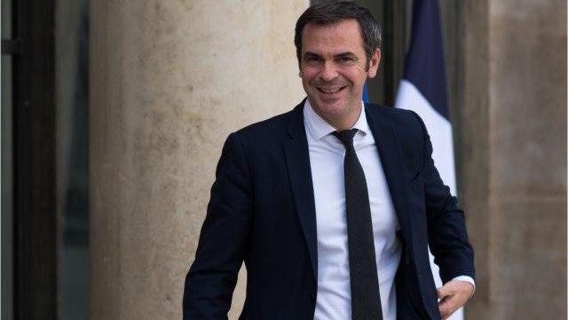 VOICI : Olivier Véran : Elise Lucet révèle la condition qu'il aurait imposée pour répondre aux questions de Cash Investigation