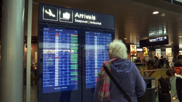 Οι αεροπορικές εταιρείες μειώνουν τις πτήσεις τους λόγω Όμικρον