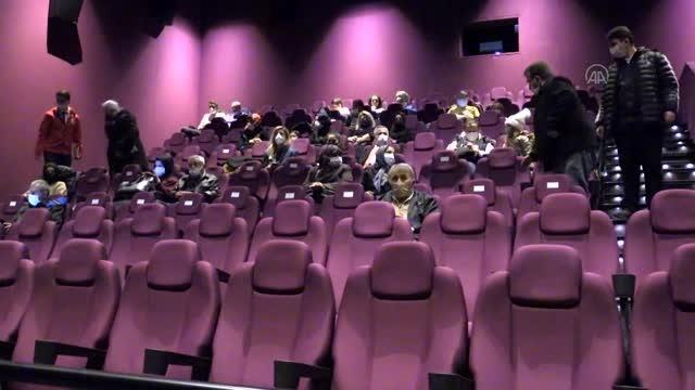 Gaziler ile şehit ve gazi aileleri Kesişme; İyi ki Varsın Eren filmini izledi