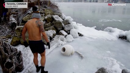 Minus 20 Grad, kein Problem: morgendliches Bad in Toronto