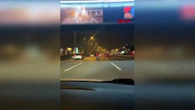 Kadıköy’de motosikleti tek elle kullanıp makas atan sürücüye ceza