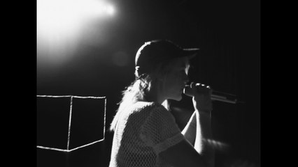 Metric - Dressed to Suppress