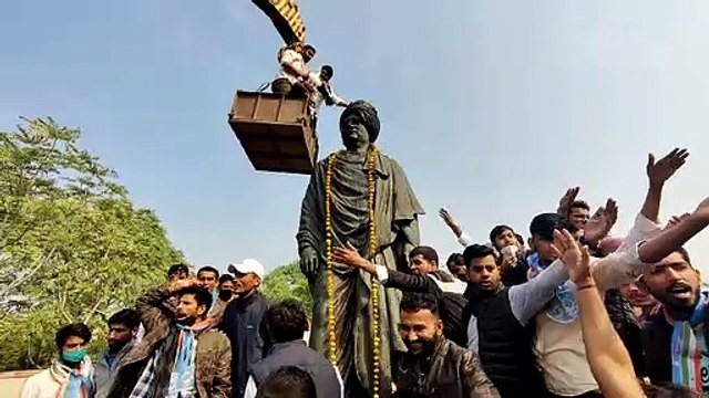 NSUI ने मनाया राष्ट्रीय युवा दिवस
