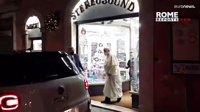 Папа Римский устроил шопинг