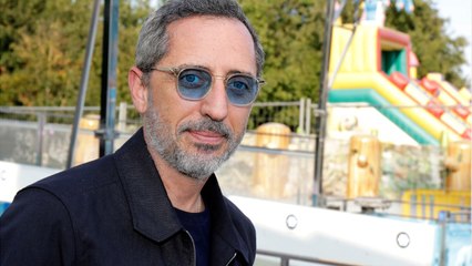 Voici - Gad Elmaleh victime d’une escroquerie : il raconte sa mauvaise expérience à Julien Courbet