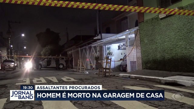 Um casal foi rendido por assaltantes na garagem de casa. O homem reagiu e foi morto com um tiro na cabeça. Foi na Zona Leste de São Paulo