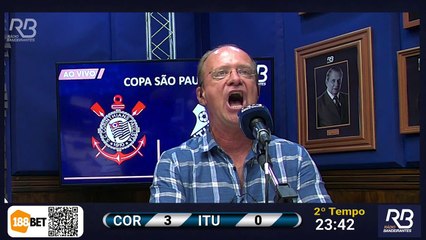 Reginaldo solta a bomba de fora da área, Jean faz a defesa, mas dá rebote na pequena área e Giovane aparece para completar com facilidade.