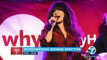 La chanteuse américaine Ronnie Spector, leader du groupe les Ronettes et inoubliable voix du tube 