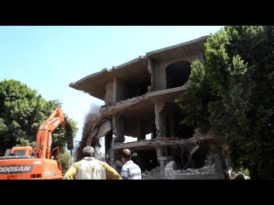 محافظ قنا يقود حملة مكبرة لإزالة التعديات علي...