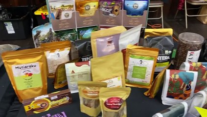 Bazar Makanan dan Kopi UKM di New York