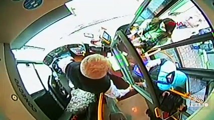 İstanbulkart'ının bakiyesi yetersiz çıkınca yangın tüpünü çalıp kaçtı