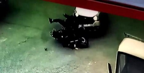 Bursa'da feci kaza..Saniye saniye kamerada