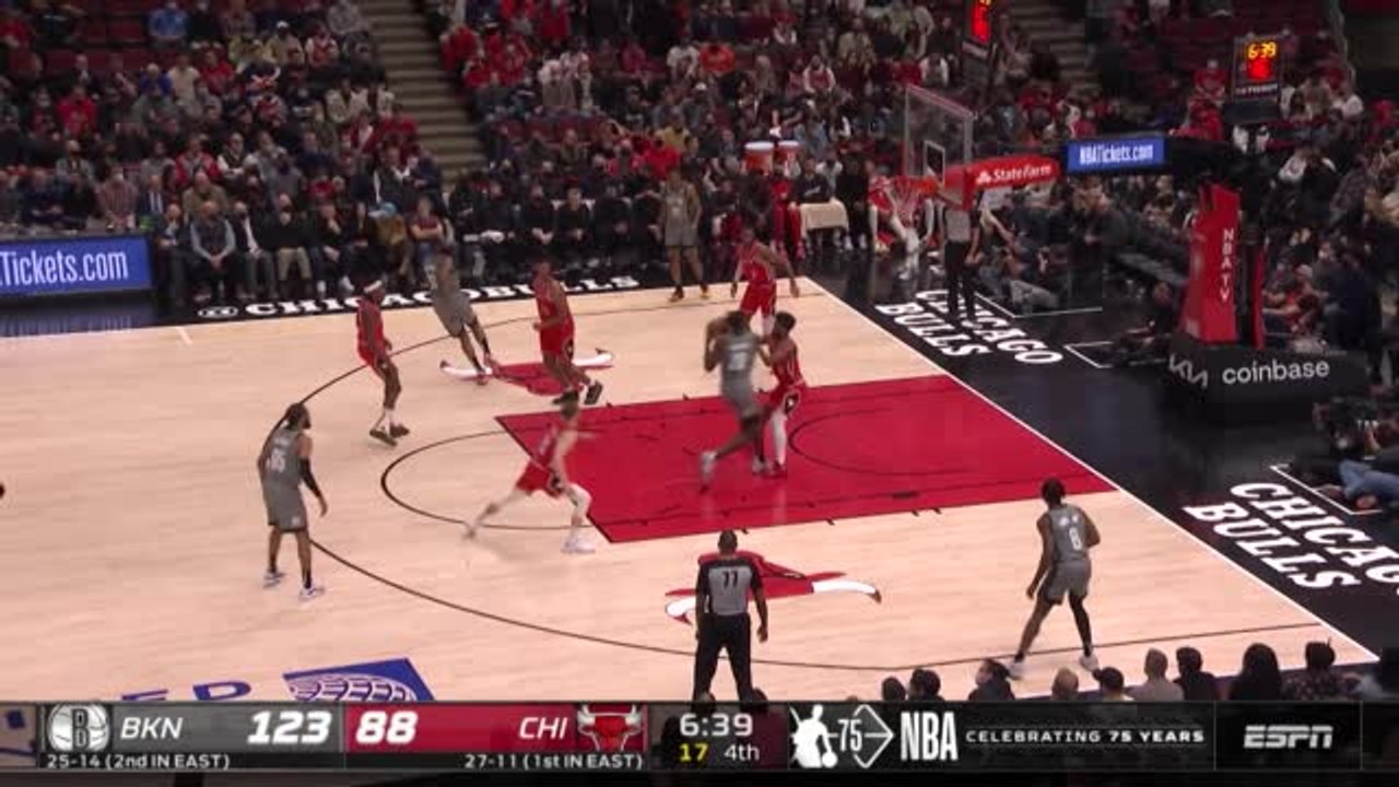 Highlights: Bärenstarker Harden tunnelt Bulls