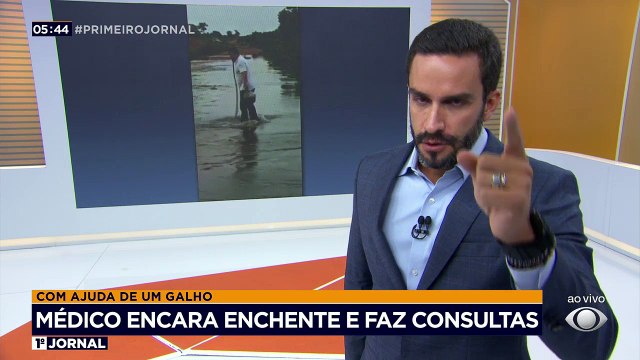 Um médico encarou uma enchente segurando um galho de árvore para garantir atendimentos em uma unidade de saúde em Goiás. Natanael Martins atende a comunidade há 30 anos e não se intimidou com as fortes chuvas.
