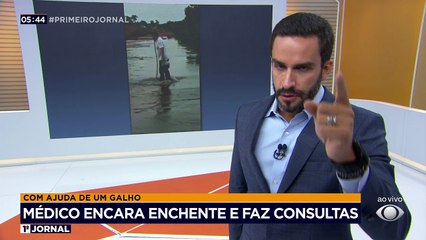 Um médico encarou uma enchente segurando um galho de árvore para garantir atendimentos em uma unidade de saúde em Goiás. Natanael Martins atende a comunidade há 30 anos e não se intimidou com as fortes chuvas.